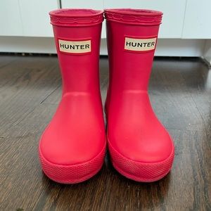 Bright pink, size 4 Hunter rainboots